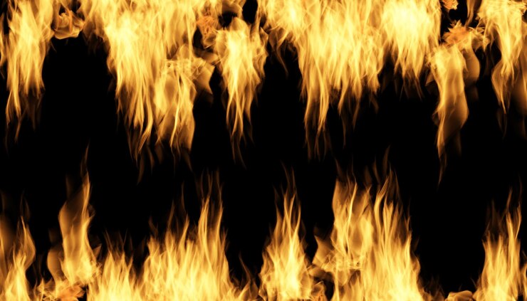 PSD fiamma di fuoco ardente realistica isolata fiammata che accende l'illustrazione