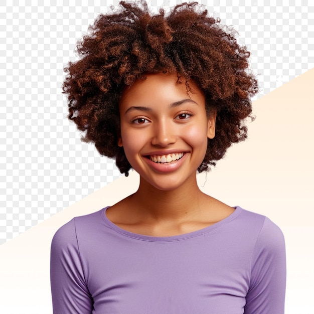 une fille avec une chemise violette qui dit qu'elle sourit