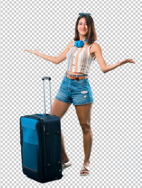 PSD fille voyageant avec sa valise fière et satisfaite de son concept d'amour