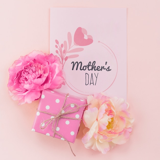 PSD flat lay maquete de cartão de dia das mães