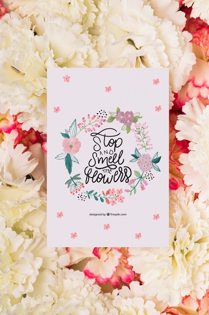 PSD fleurs de fleurs avec carte de message sur le dessus