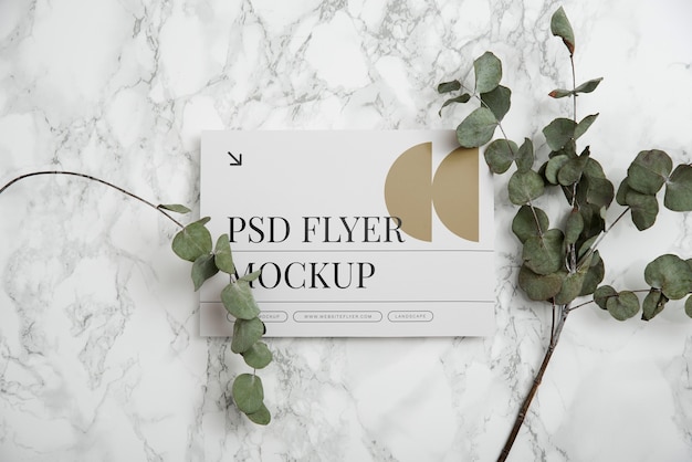 Flyer-Attrappe mit eleganten und luxuriösen Blumen