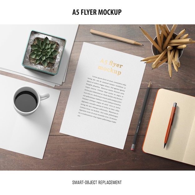 Flyer Mockup in un desktop