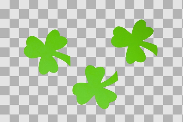 Folhas de trevo verde do dia de Patrick isoladas em fundo branco vista superior PNG