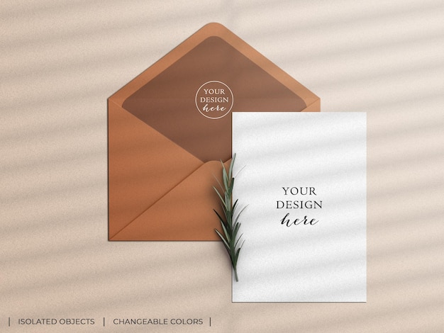 Folheto de cartão de convite e maquete de envelope