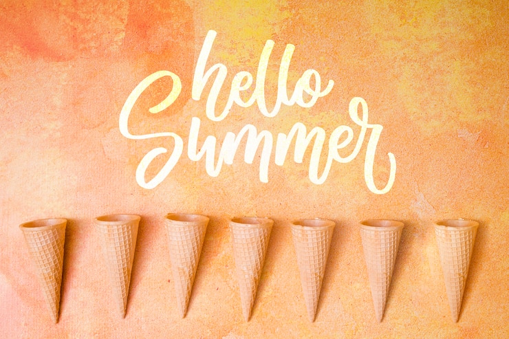 PSD fondo con tipografía de verano con cucuruchos de helado