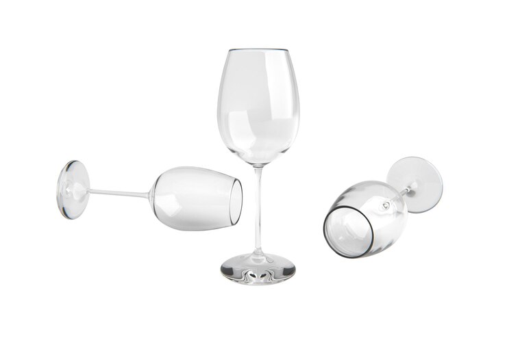 PSD fondo transparente de la copa de vino vacía