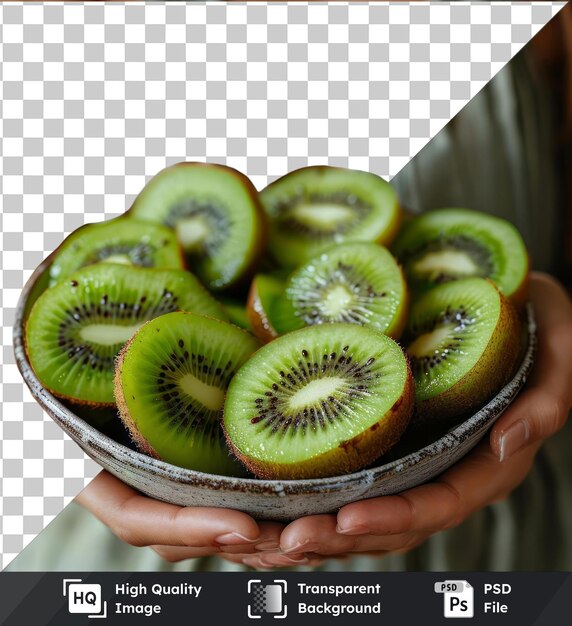 PSD fondo transparente psd primer plano del plato en manos femeninas niña mujer comiendo rebanadas de kiwi fruta tropical aislada en blanco dieta saludable y nutrición estudio disparado