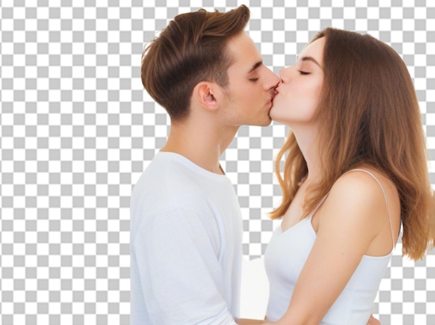 Foto de um jovem casal a beijar-se contra um fundo branco