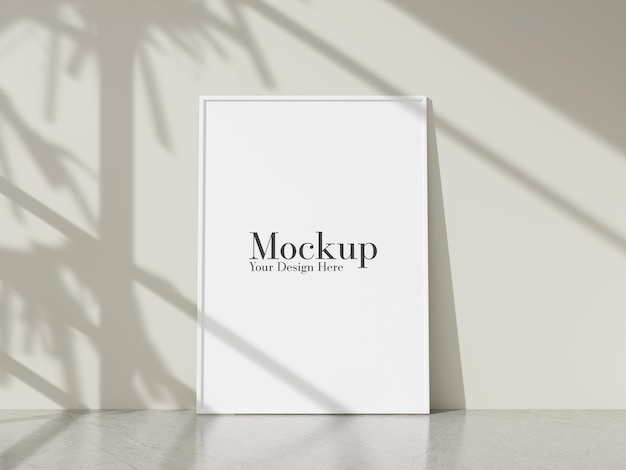 Foto-Posterrahmen-Mockup auf dem Tisch