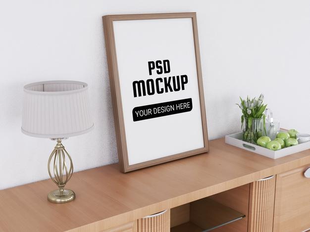 Fotorahmen-Modell realistisch auf dem Schreibtisch