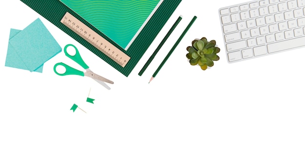 Fournitures de bureau isolés