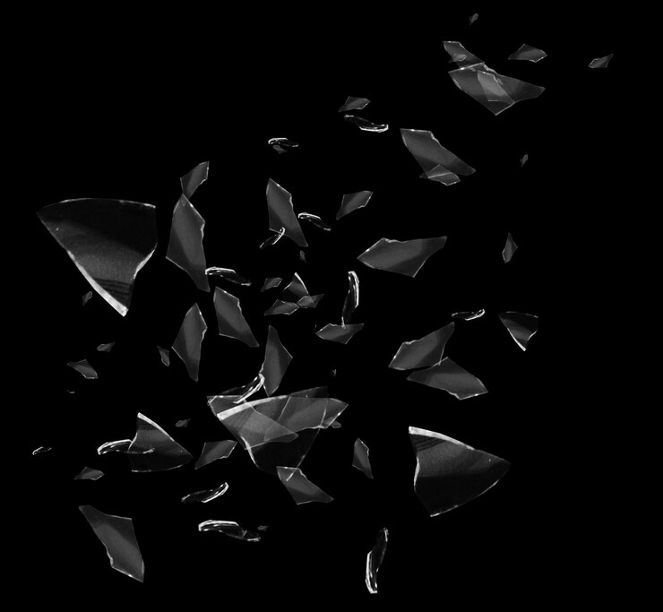 PSD des fragments de verre brisés sur un fond noir
