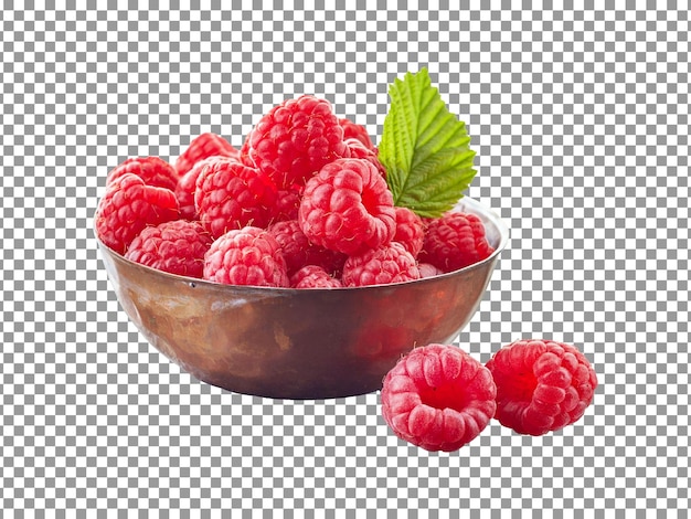 Framboesas frescas em uma tigela de bronze com fundo transparente