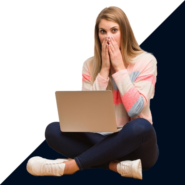 PSD frau auf dem laptop geschockt