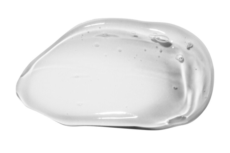 PSD frottement de gel cosmétique transparent sur un fond vide