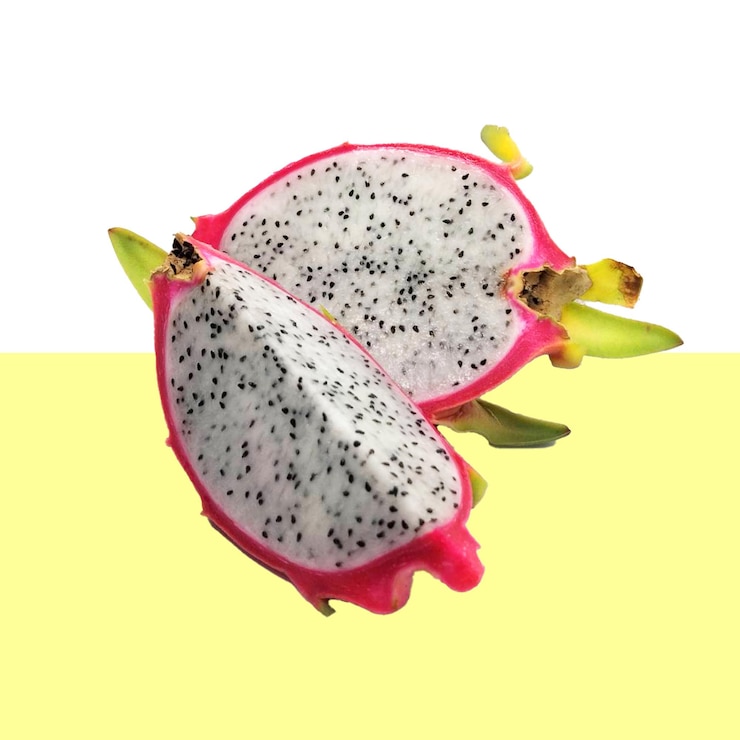PSD fruta del dragón sobre fondo blanco