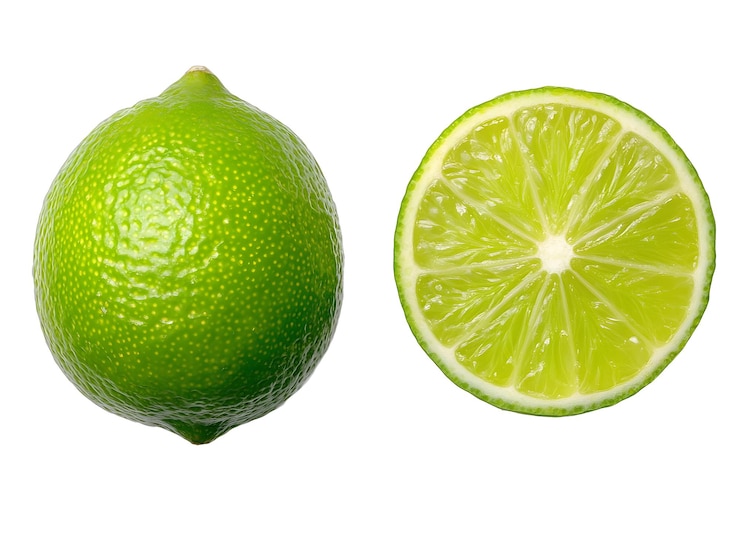 PSD fruto de limão isolado em fundo branco com fatia
