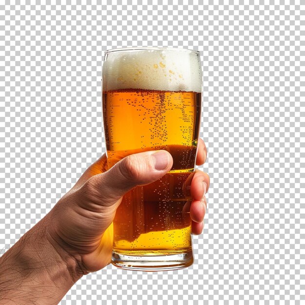 PSD garrafa de cerveja e copo de cerveja isolados sobre um fundo transparente