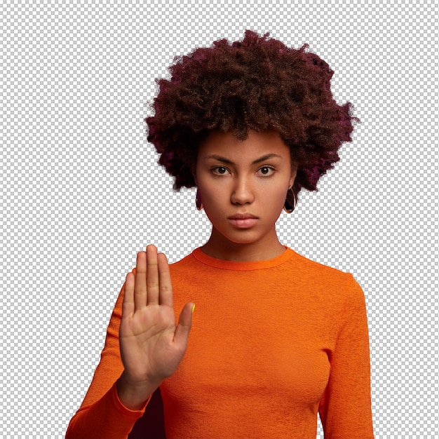 Genug bitte ernsthafte strenge frau macht halte gebärde zeigt verbot und bittet halten auf lehnt etwas trägt orange sweater isoliert auf lila wand keine mittel nie nicht in es
