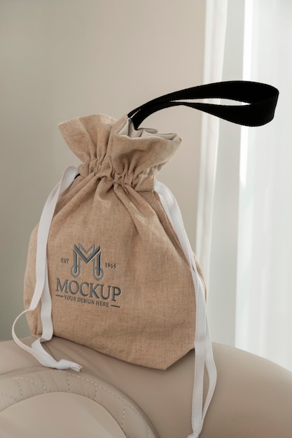Geprägtes Logo-Mock-up-Design auf einer Tasche aus Leinenmaterial