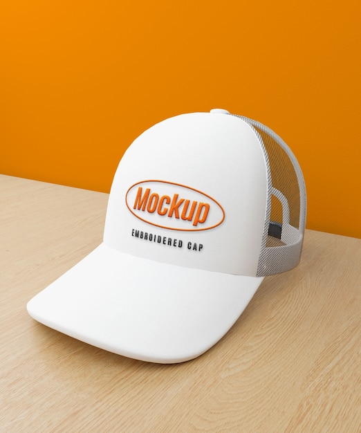Gesticktes Logo auf Kappenmodell