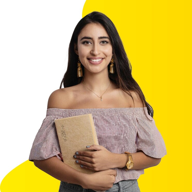 PSD giovane studente universitario felice sorridente e che guarda la telecamera su uno sfondo isolato