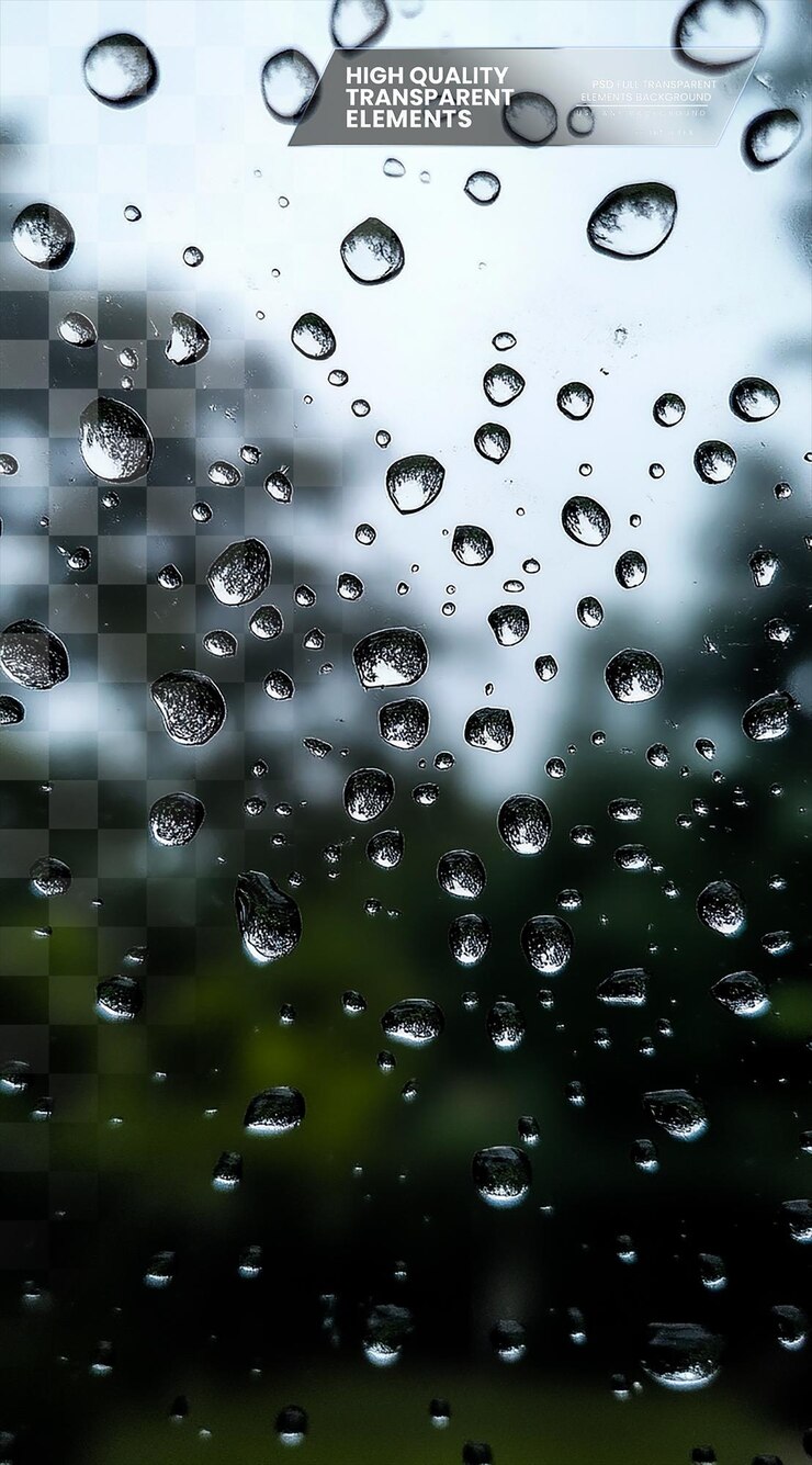PSD gotas de chuva no vidro da janela com céu cinzento e árvores em fundo transparente