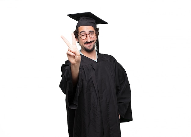 PSD graduado barbudo hombre sonriendo con una mirada orgullosa, satisfecha y feliz