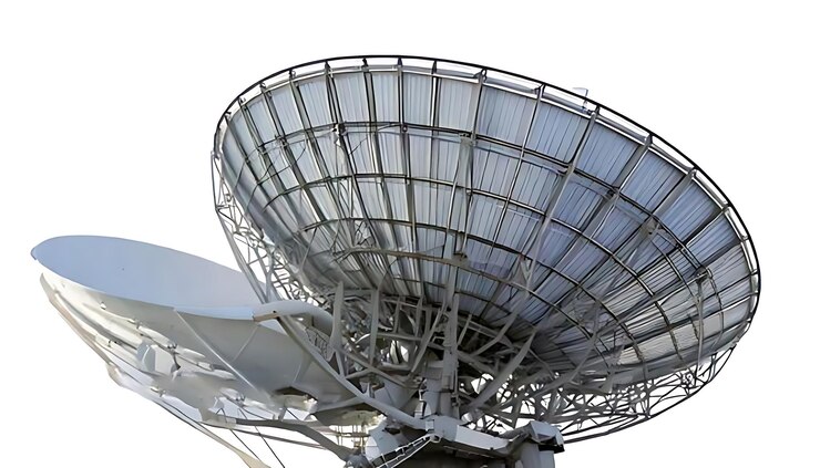 PSD gran antena de antena parabólica aislada sobre un fondo blanco