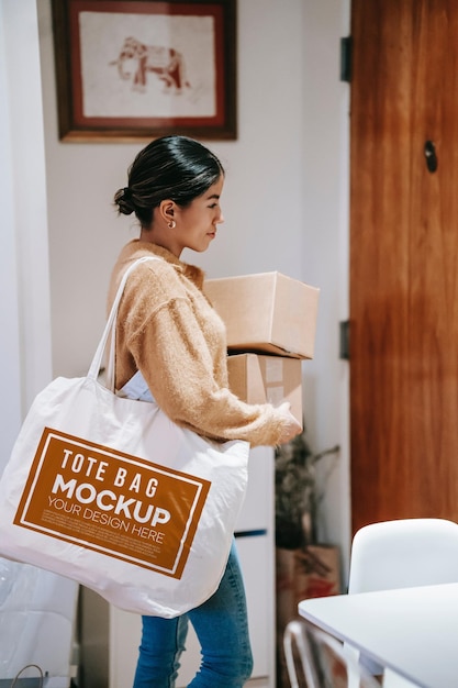 Grand Sac à Dos Blanc Avec Mock-up De Magasinage Féminin Psd Modifiable