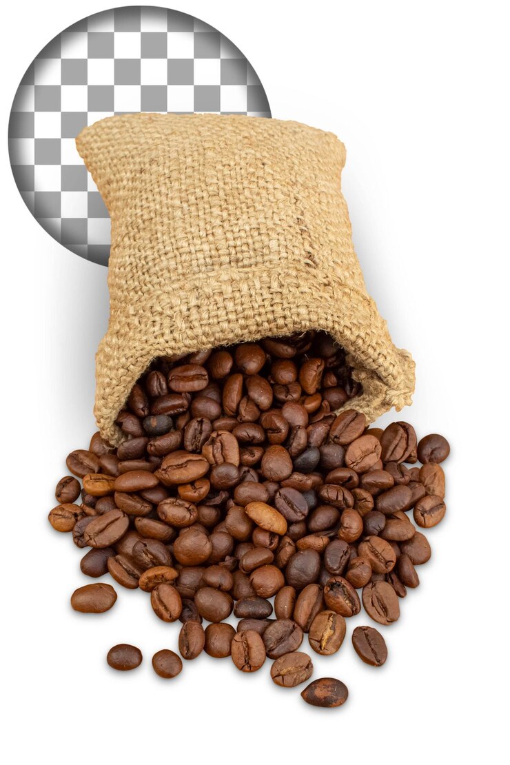 PSD granos de café derramados de una bolsa aislamiento sobre un fondo transparente