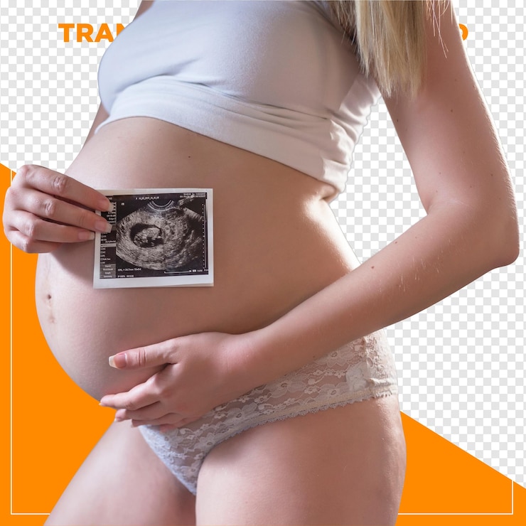 PSD grávida segurando uma imagem de ultrassom com fundo transparente