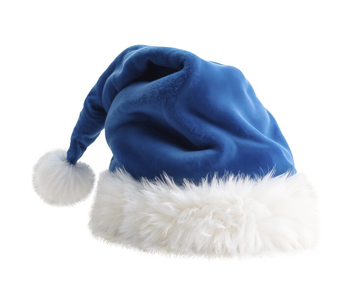 PSD en gros plan sur le chapeau bleu du père noël isolé