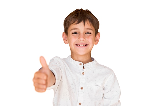 Gros plan sur le portrait d'expression d'enfant