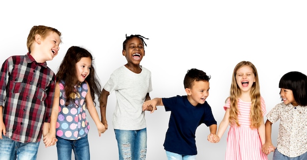 Groupe de bonheur d'enfants mignons et adorables