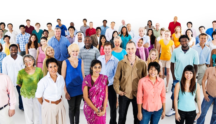 PSD grupo de diversas pessoas em pé juntos isolado no branco