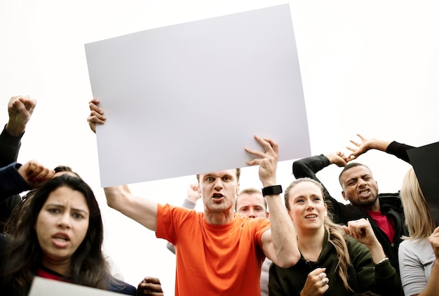 Gruppe verärgerter aktivisten protestiert