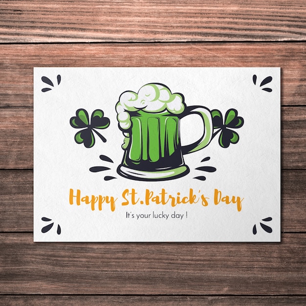 PSD grußkartenmodell mit bier für st.-patricks tag