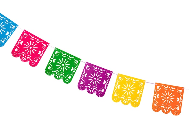 Guirlande de papier perforé mexicain isolée