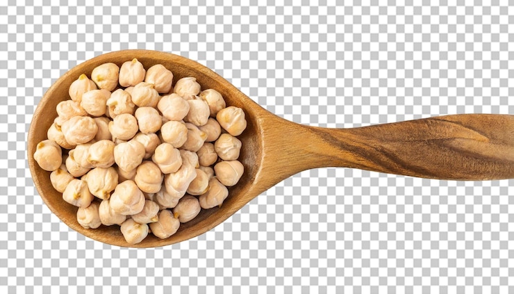 PSD guisantes en cuchara de madera aislados sobre un fondo transparente vista superior.