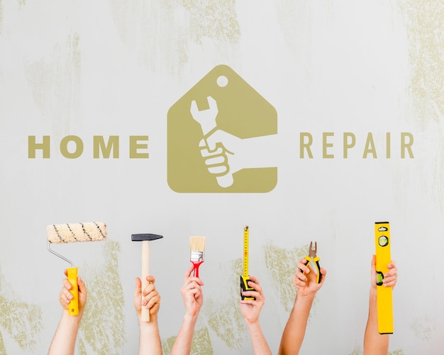 Herramientas de reparación y pintura para la renovación del hogar.