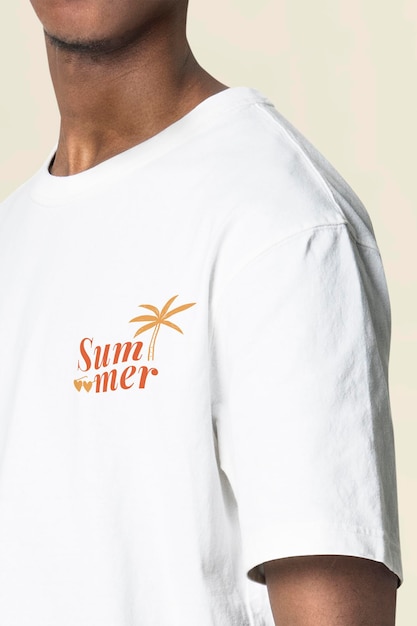 Herren t-shirt mockup psd mit sommer logo kleidung