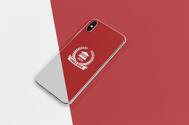 Hoher Winkel des Back-to-School-Smartphones