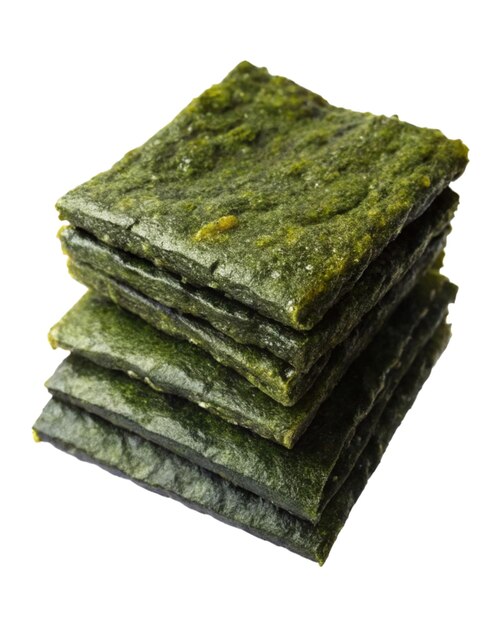 hojas de nori aisladas en blanco
