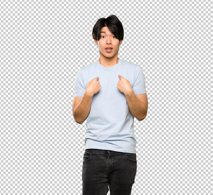 PSD hombre asiático con camisa azul con expresión facial sorpresa