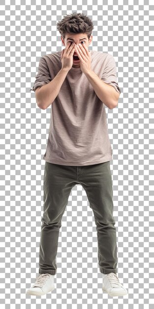 un hombre con una camisa que dice camiseta en ella