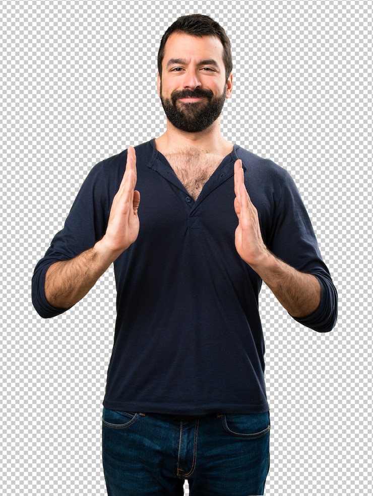 PSD hombre guapo con barba sosteniendo algo
