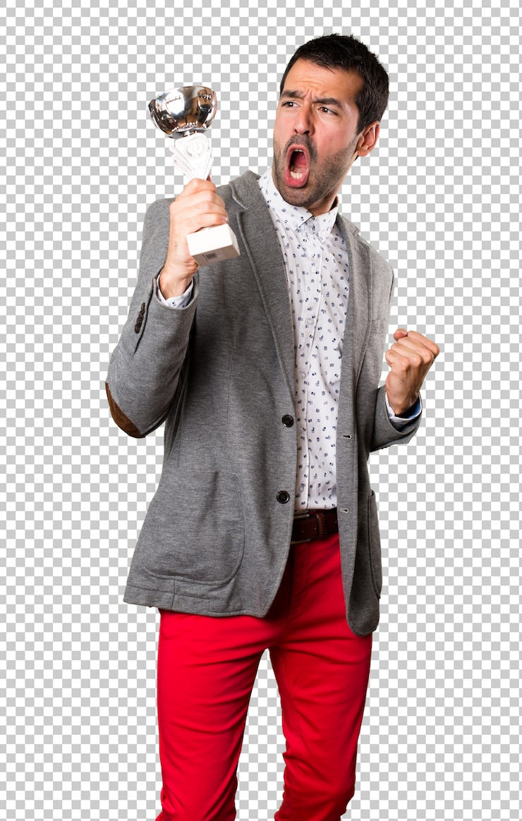 PSD hombre guapo feliz sosteniendo un trofeo