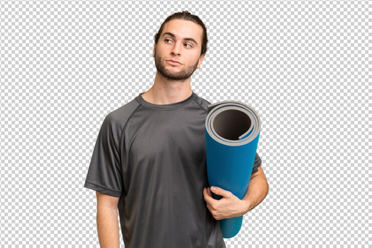 PSD hombre guapo joven sobre fondo aislado